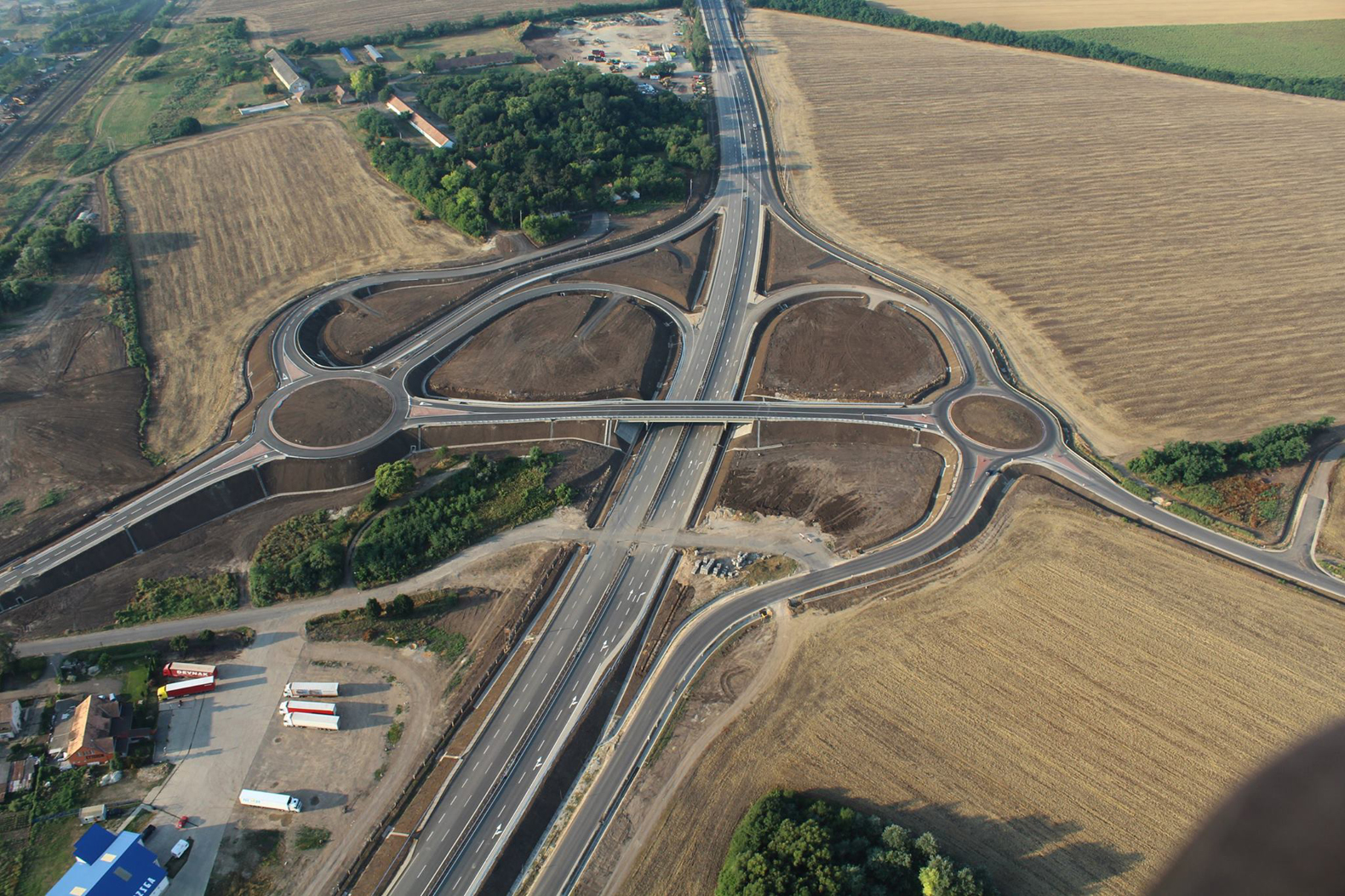 21.sz. főút négynyomúsítása  - Straßen- und Brückenbau