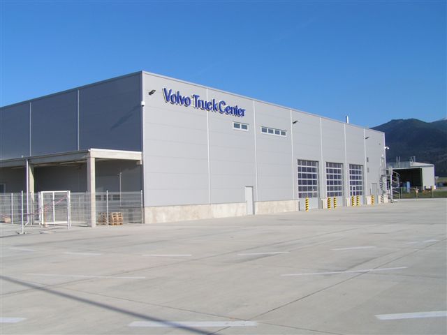 Predajné a servisné centrum VOLVO Truck Strečno / priemyselné a energetické stavby - Hochbau