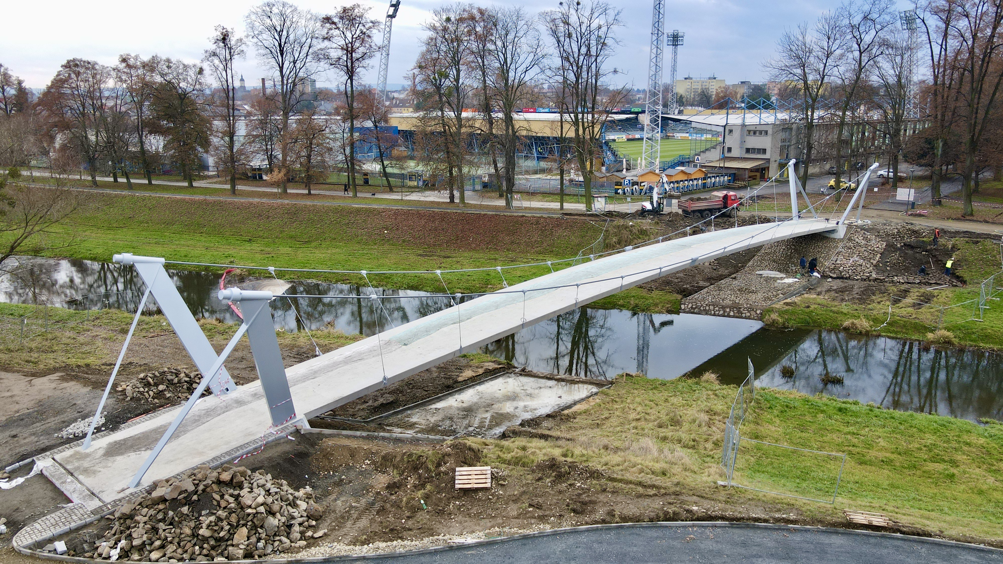 Opava – novostavba lávky přes řeku Opavu - Straßen- und Brückenbau