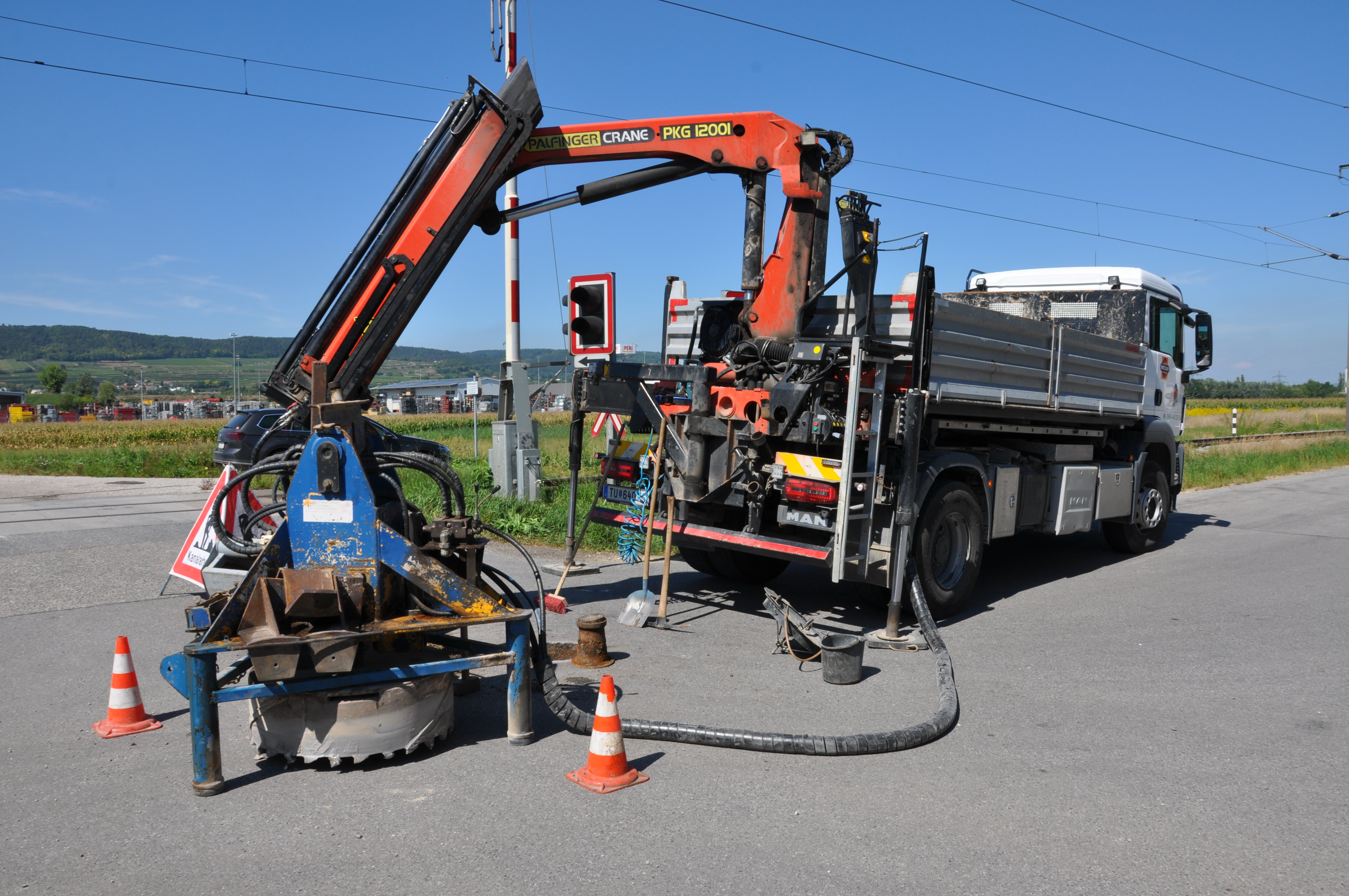 Schachtdeckel sanieren, heben und angleichen - Spezialkompetenzen
