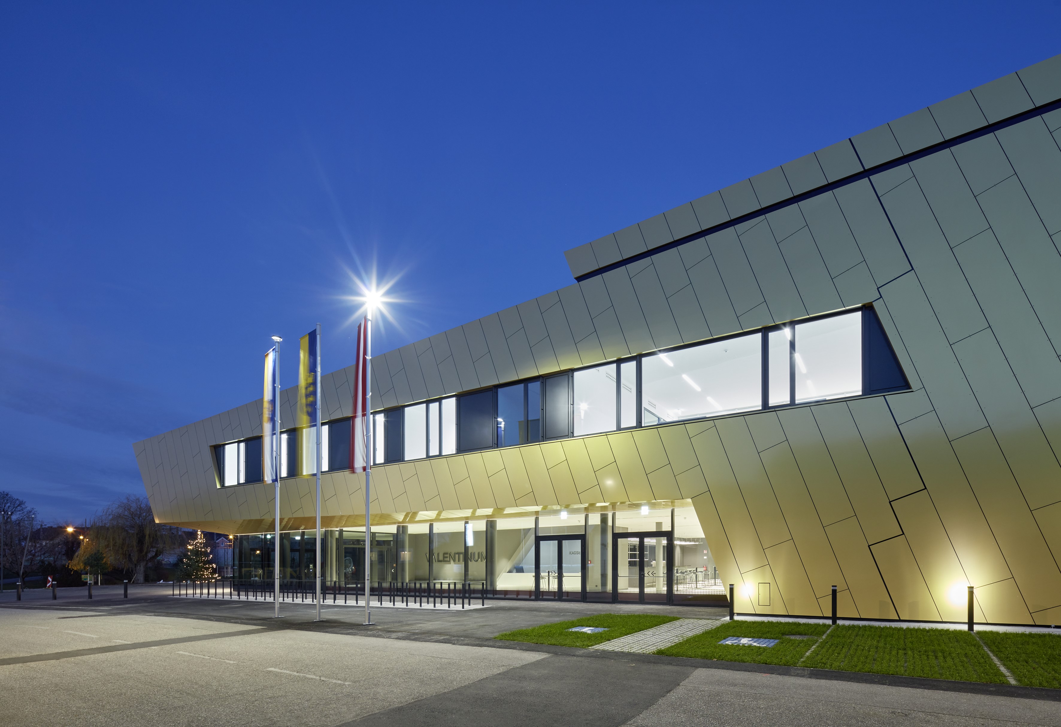 Veranstaltungszentrum St. Valentin - Hochbau