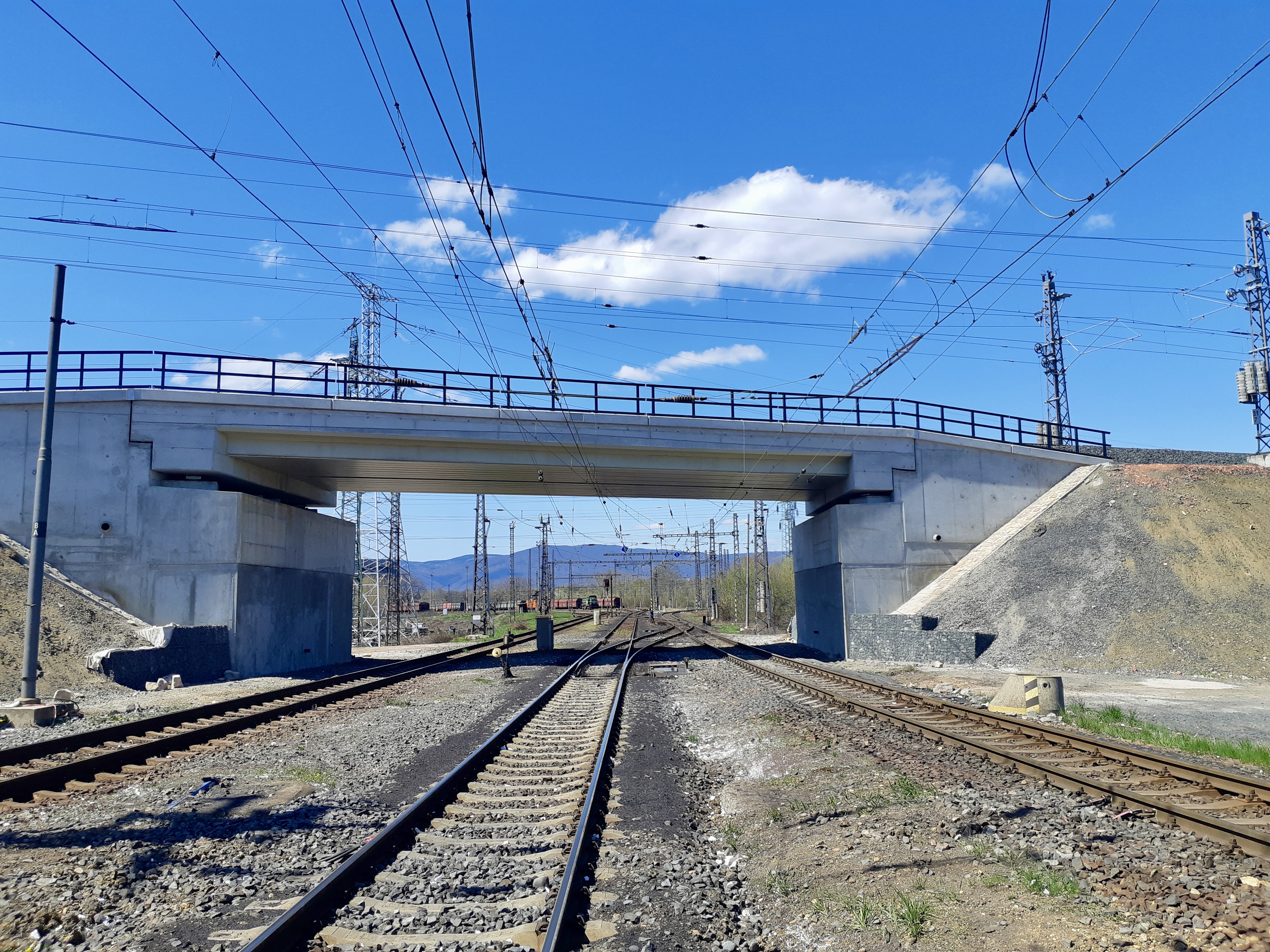Zvýšení traťové rychlosti v úseku Oldřichov u Duchcova – Bílina – rekonstrukce mostu - Straßen- und Brückenbau