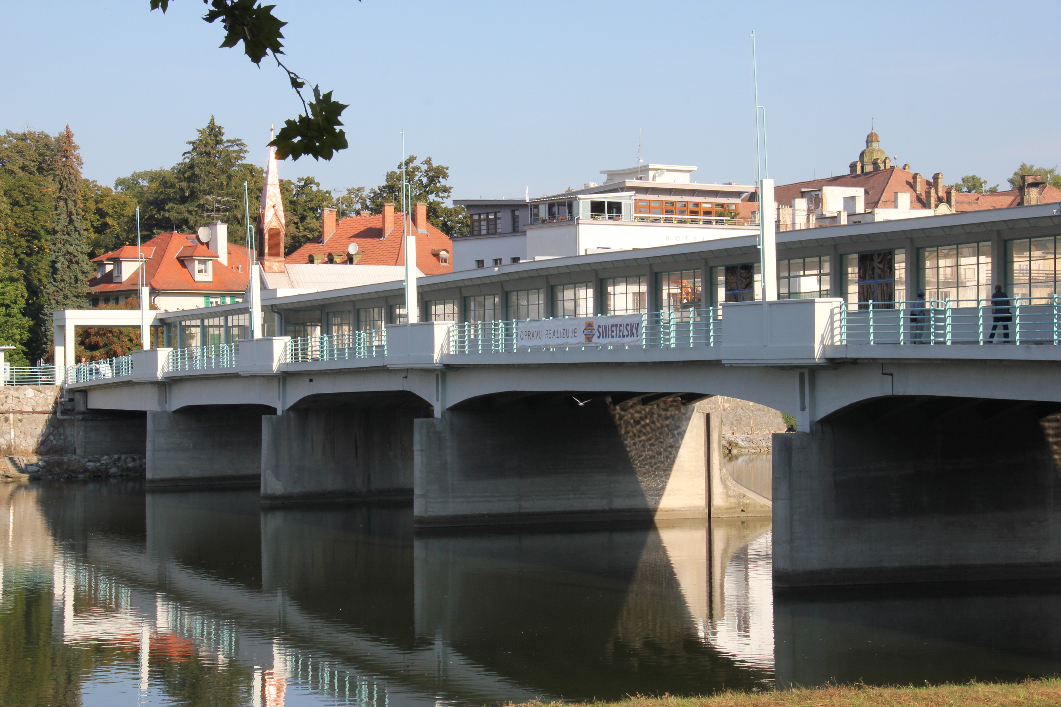 Rekonštrukcia Kolonádového mosta v Piešťanoch - Straßen- und Brückenbau