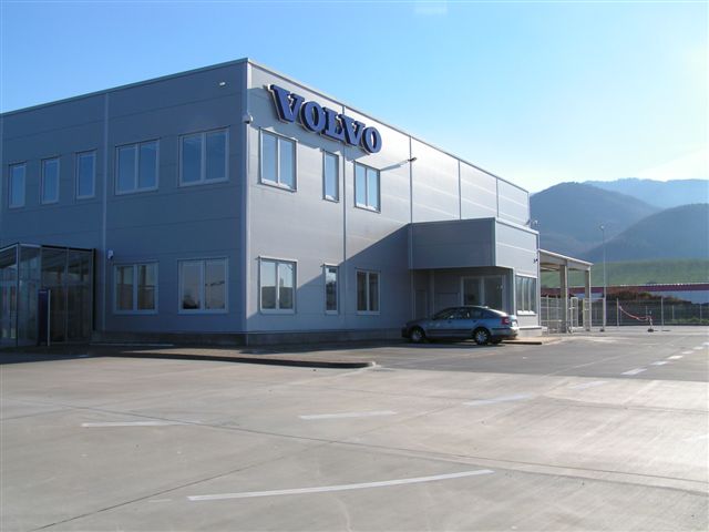 Predajné a servisné centrum VOLVO Truck Strečno / priemyselné a energetické stavby - Hochbau