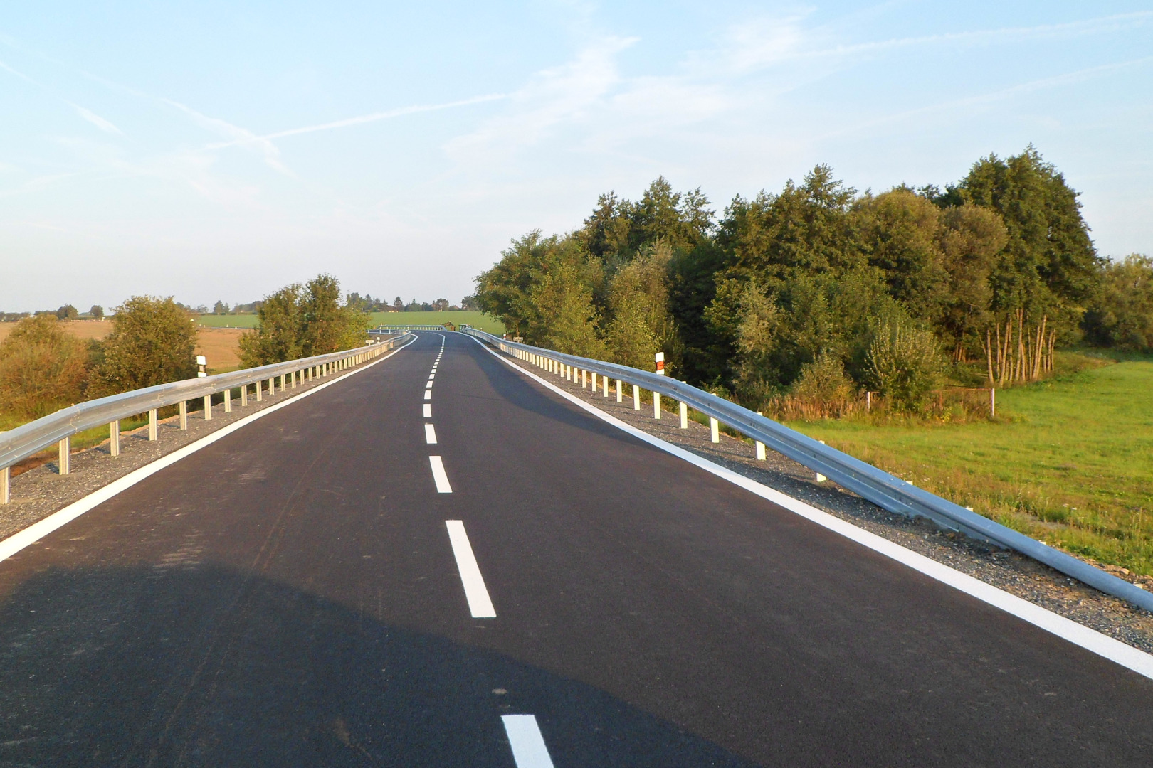 Silnice II/335 – rekonstrukce úseku Uhlířské Janovice – Staňkovice - Straßen- und Brückenbau