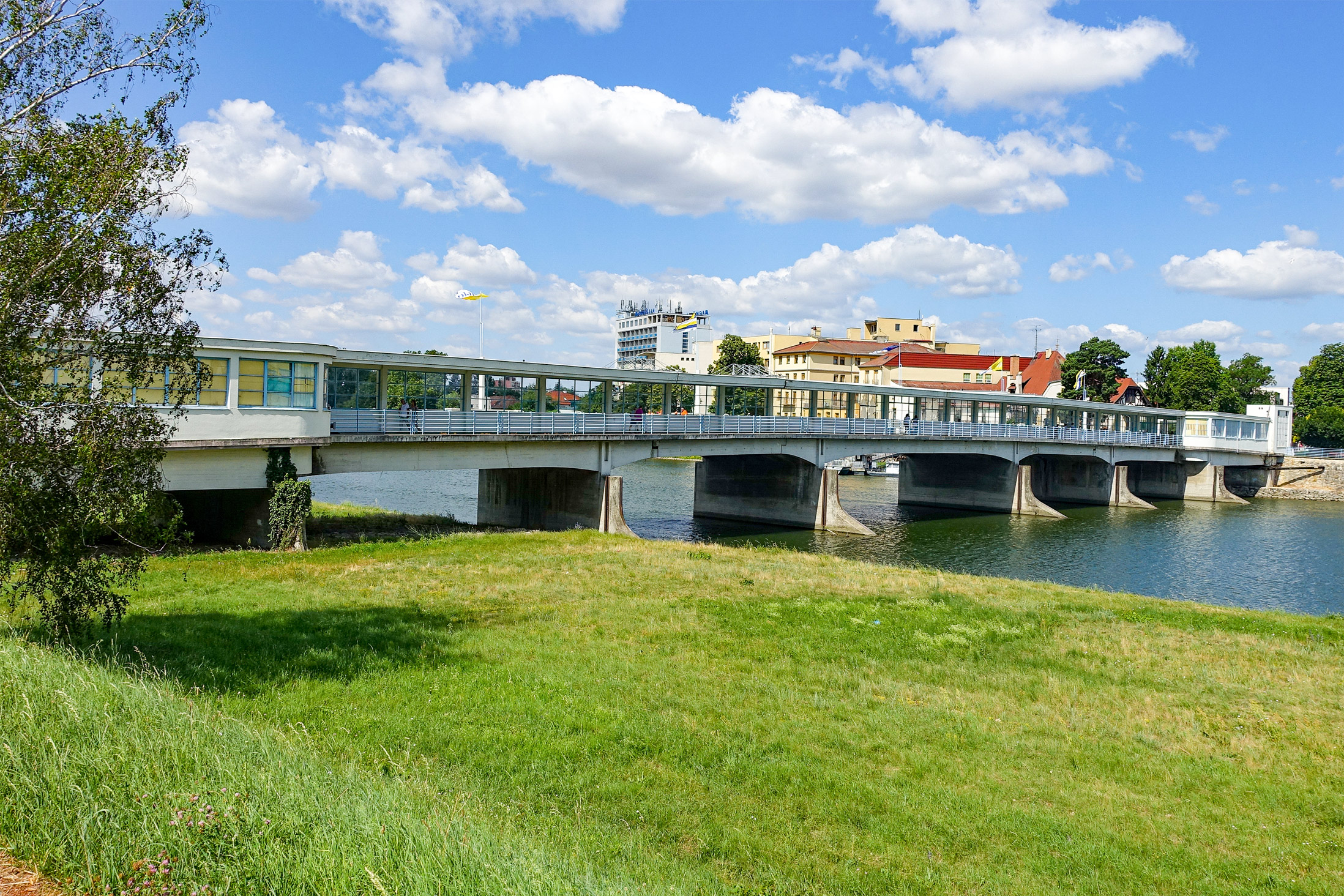 Brückenbau Kolonádový most, Piestany - Straßen- und Brückenbau