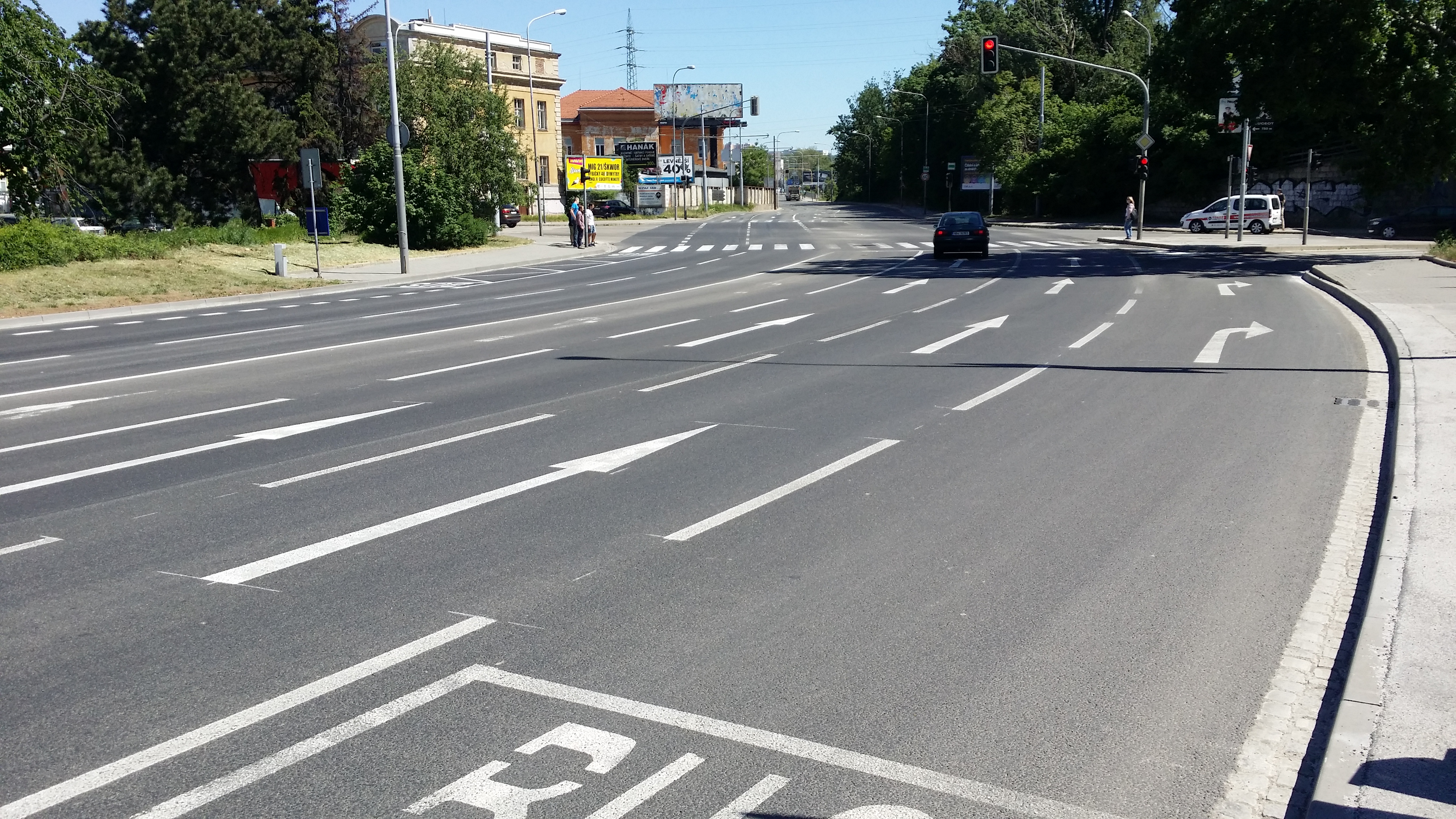 Brno – oprava krytu vozovky, ul. Hladíkova - Straßen- und Brückenbau