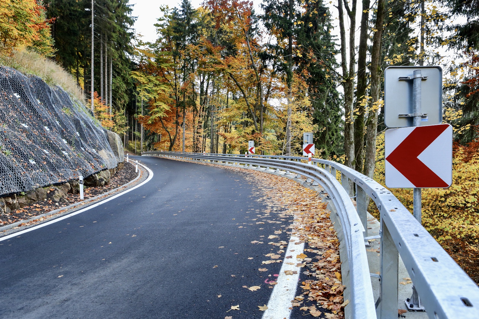Silnice II/210 – modernizace úseku lom–Podstrání - Straßen- und Brückenbau