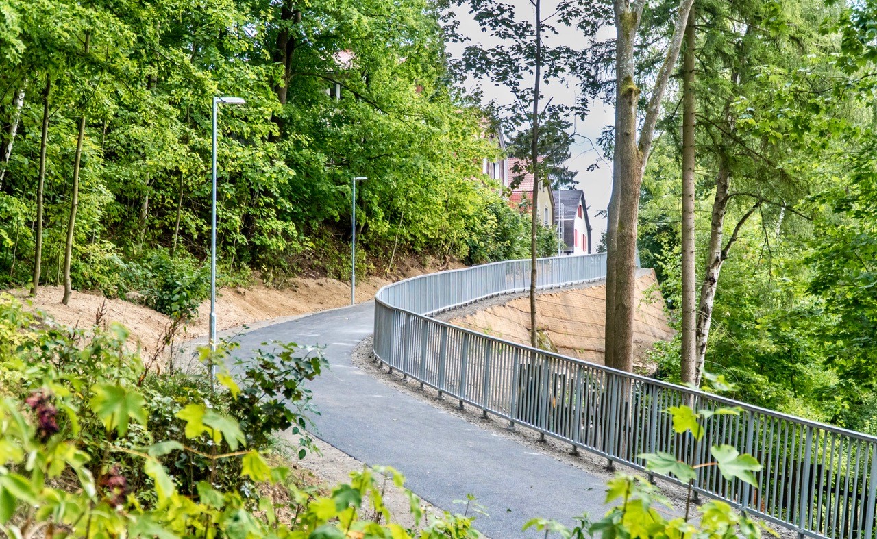 Jablonec nad Nisou – výstavba cyklostezky Odra–Nisa, úsek ul. 5. května – sjezd na silnici I/14 - Straßen- und Brückenbau